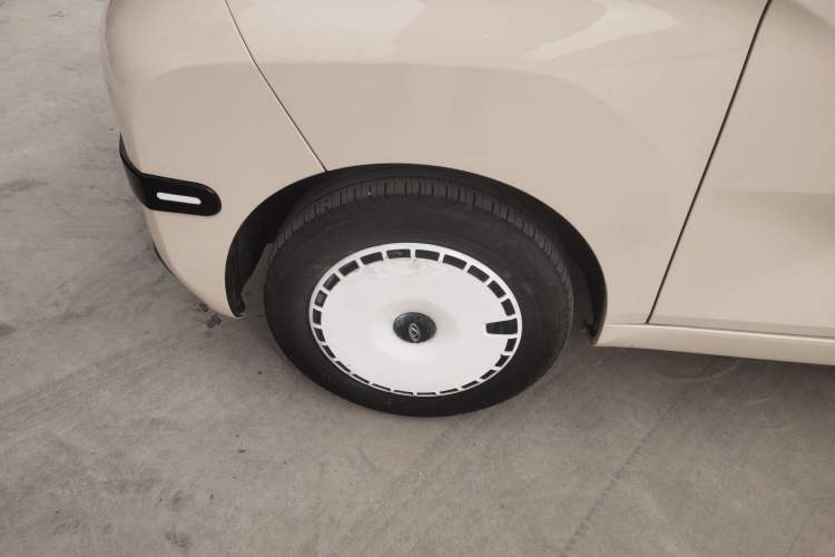 Used Chery QQ Ice Cream 2024 Restyled 170 km Sundae Left Front Wheel Hub