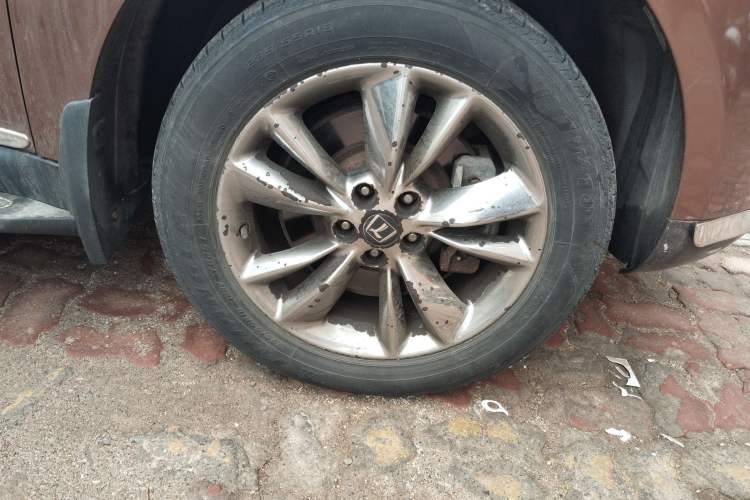 Used Luxgen Great 7 SUV 2011 2.2T Two-Wheel Drive Smart Version Right Front Wheel Hub