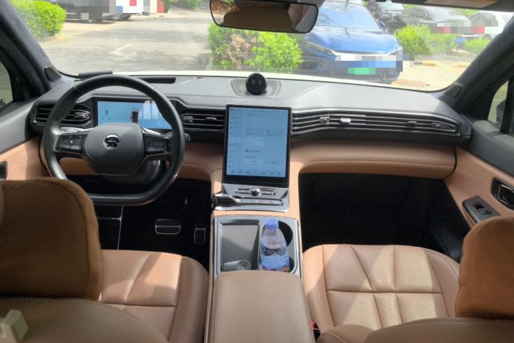 Used Nio ES8 2020 415 km Range 6-Seater Version Center Console