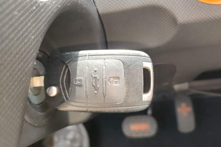 Used Wuling Hongguang MINIEV 2020 Enjoyment Model Lithium Iron Phosphate Interior 1