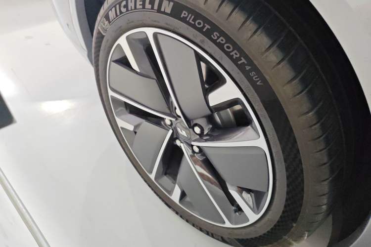 Used Li Auto L7 2025 Max Smart Refresh Edition Exterior 5