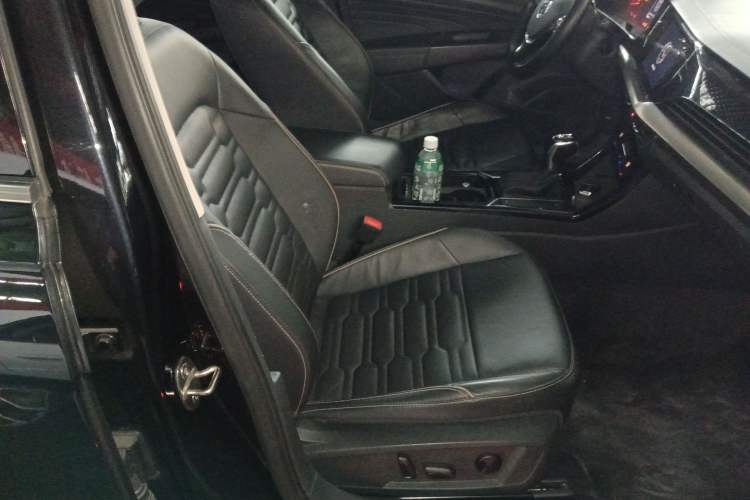 Used Volkswagen Passat 2020 Facelift 330TSI Elite Edition China VI Standard Right Front Seat