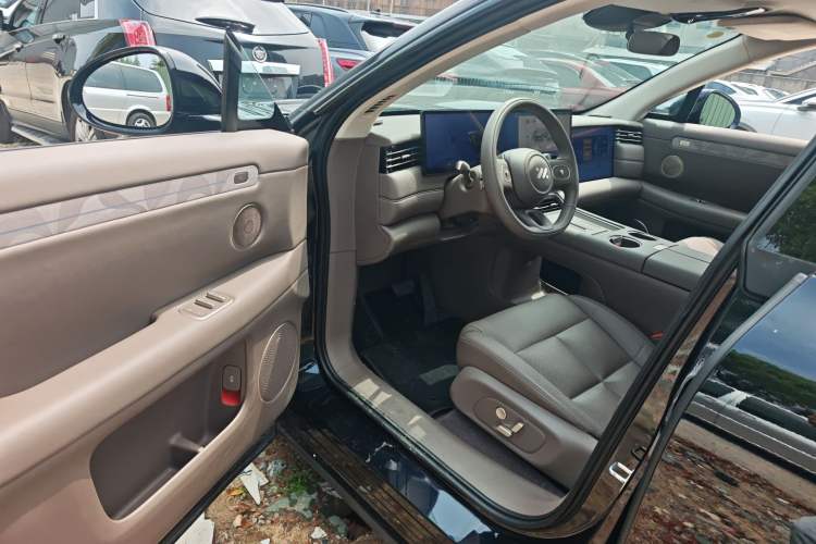 Used IM LS6 2026 Model Range-Extending 66 Max+ Driver Seat