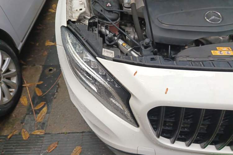 Used Mercedes-Benz GLA 2015 GLA 220 4MATIC Fashion Model Right Front Headlight