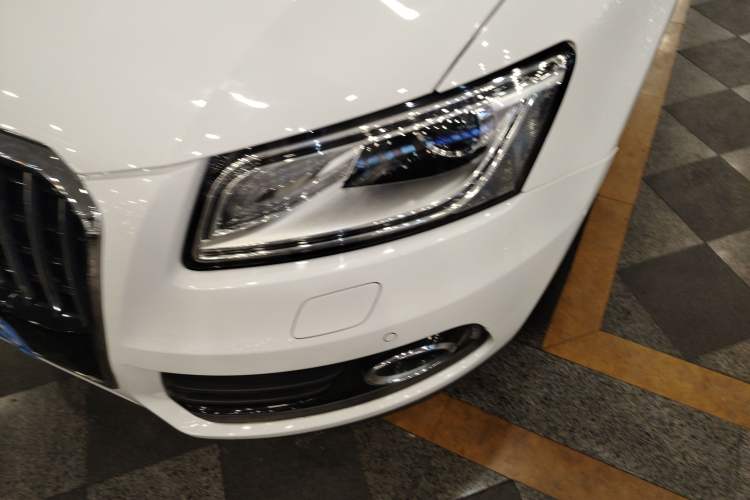 Used Audi Q5 2016 40 TFSI Comfort Model Left Front Headlight