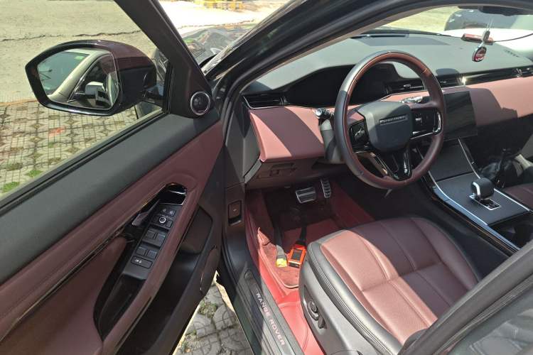 Used Land Rover Range Evoque 2024 Aurora L 249 PS Prestige Light-Chasing Edition