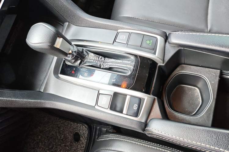 Used Honda Civic 2016 220TURBO CVT Luxury Edition
