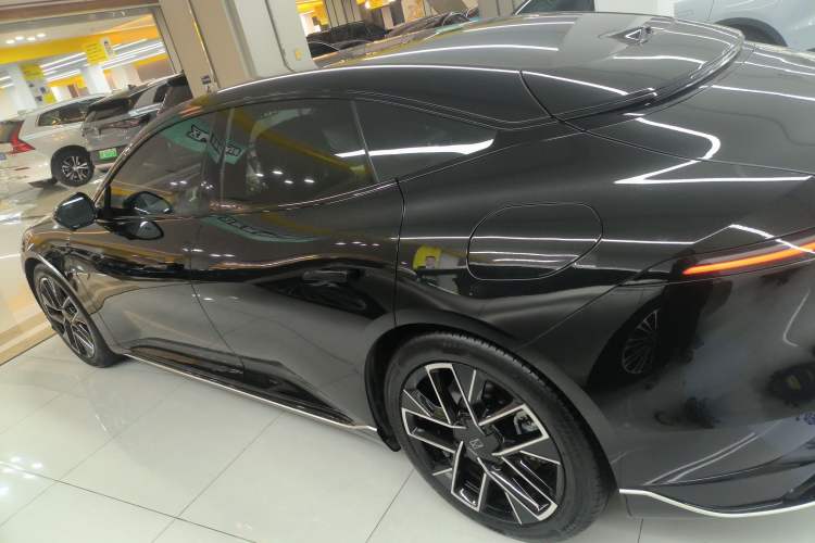 Used Avatr 06 2025 Max All-Electric Version