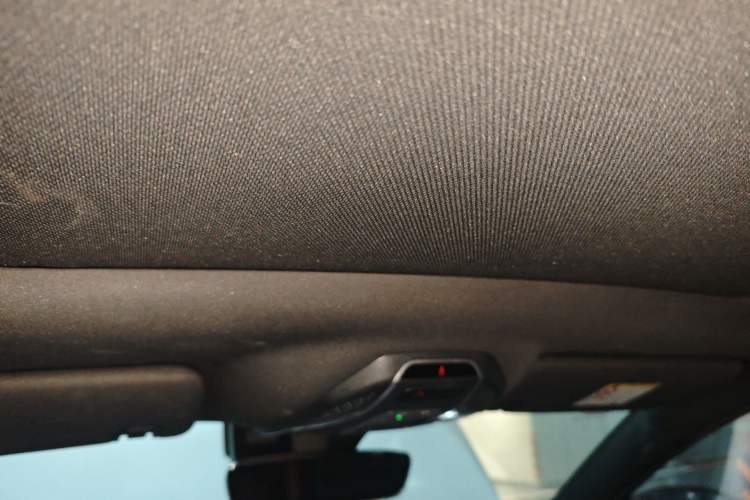 Used Geely Auto Coolray 2019 Sport Version 260T DCT Battle China VI Standard Headliner