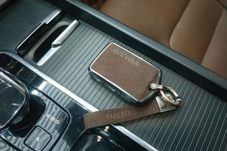 Used Volvo XC60 2023 B5 4x4 Smart Luxury Edition
