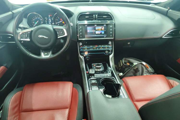 Used Jaguar XE 2015 2.0T 200 PS R-Sport