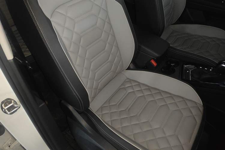 Used Volkswagen Tayron 2023 280TSI Two-Wheel-Drive Luxury Plus Advanced Version
