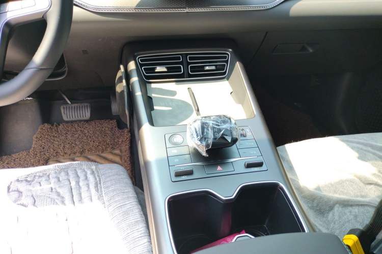 Used BYD Song Pro New Energy 2025 2nd Generation Intelligent Driving Version DM-i 75KM Leading Edition Gear Lever