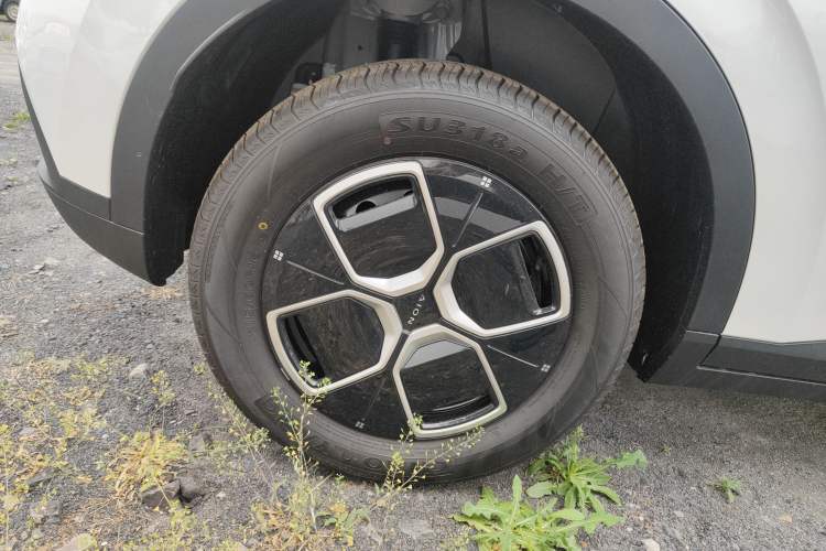 Used AION UT 2025 330 Starlight Edition Right Rear Wheel Hub