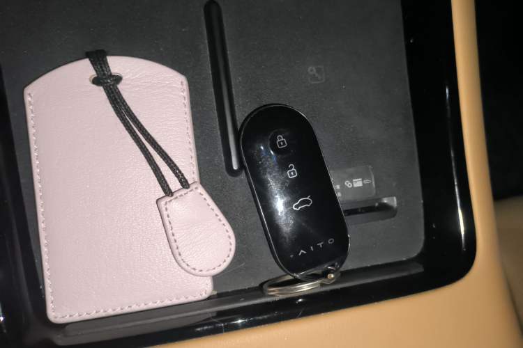 Used Hima AITO M5 2023 Extended-Range Rear-Drive Intelligent Driving Version Vehicle Key