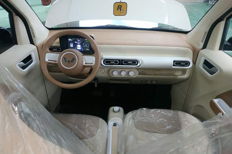 Used Wuling Hongguang MINIEV 2024 3rd Generation 215km Youth Edition
