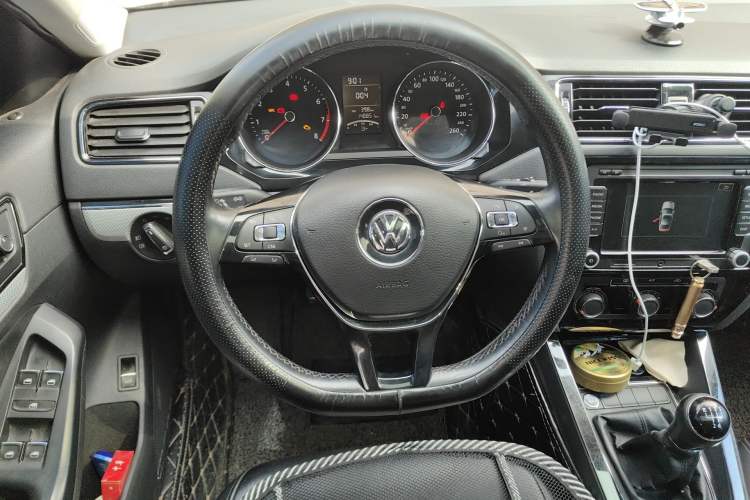 Used Volkswagen Sagitar 2017 1.6L Manual Comfort Model
