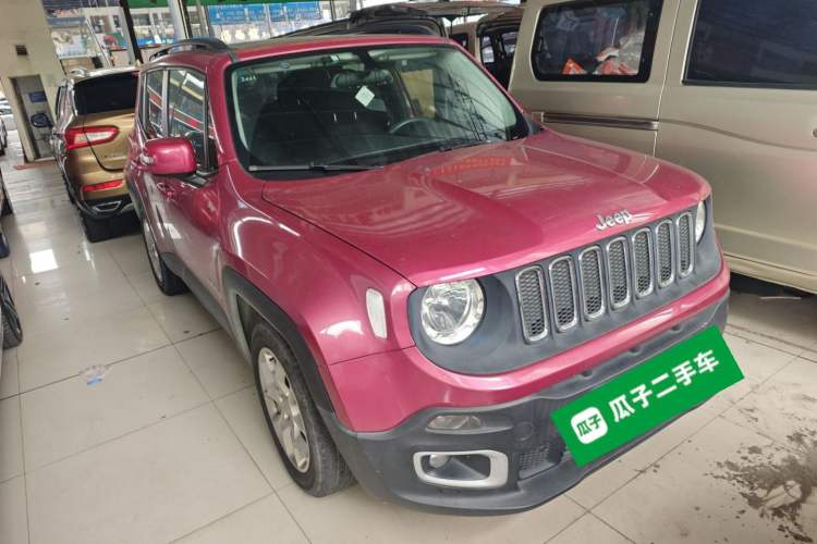 Used Jeep Renegade 2018 Connected Large Screen Version 180T Automatic High-Energy Edition Front Right 45 Deg