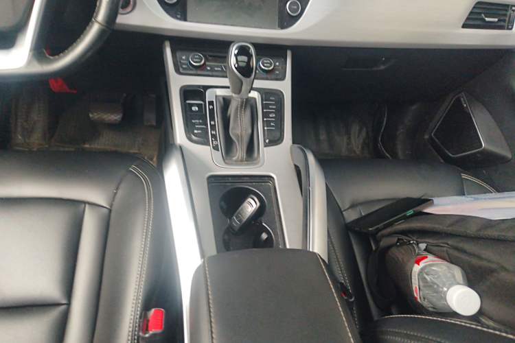 Used Geely Auto Emgrand X7 Sport 2016 1.8TD Automatic Smart Model Gear Lever