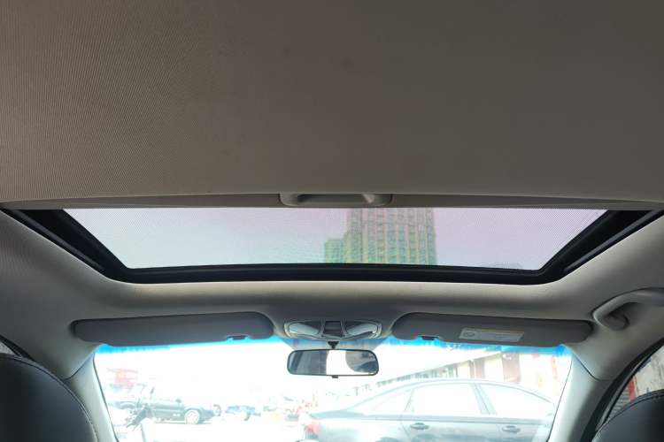 Used Hyundai Sonata 2015 Classic 2.4L Automatic Leading Edition China IV Standard