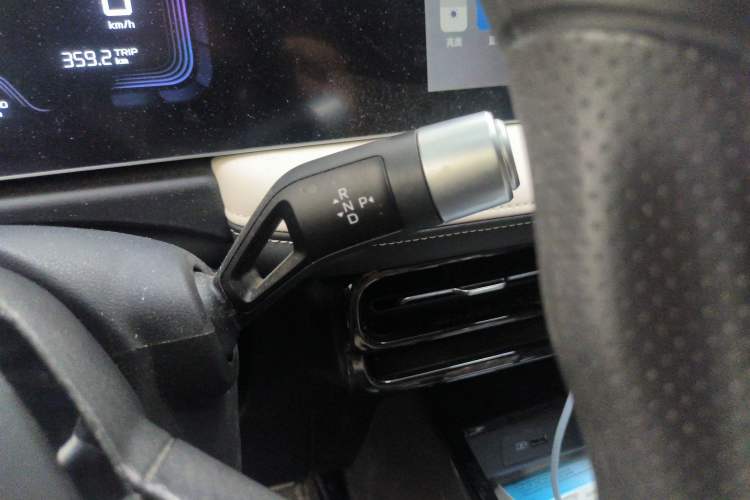 Used Geometry E Firefly 2024 301km Starlight
