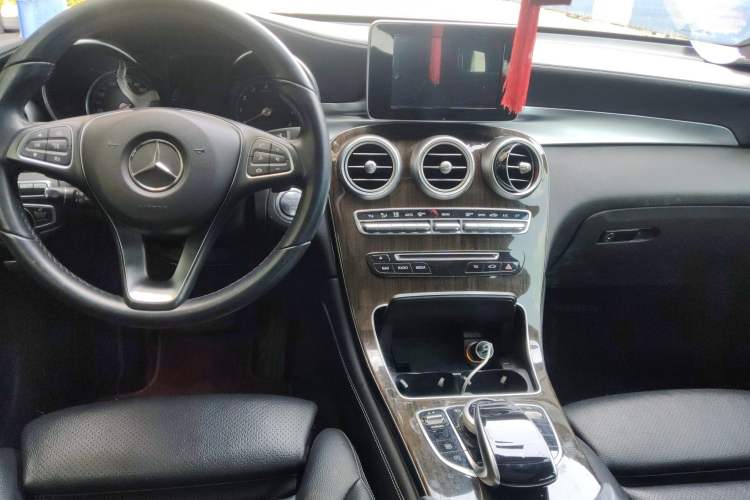 Used Mercedes-Benz GLC 2017 GLC 260 4MATIC Luxury Model
