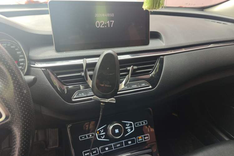 Used Hongqi H5 2018 30TD Dynamic Edition Audio And AC Panel