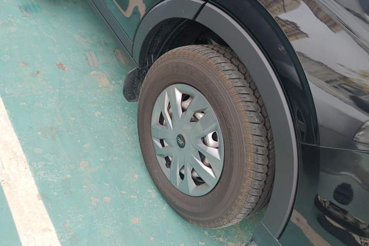 Used Ford Transit T8  Right Front Wheel Hub