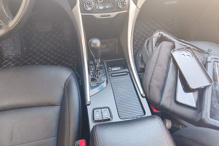 Used Hyundai Sonata 2015 Classic 2.0L Automatic Luxury Edition
