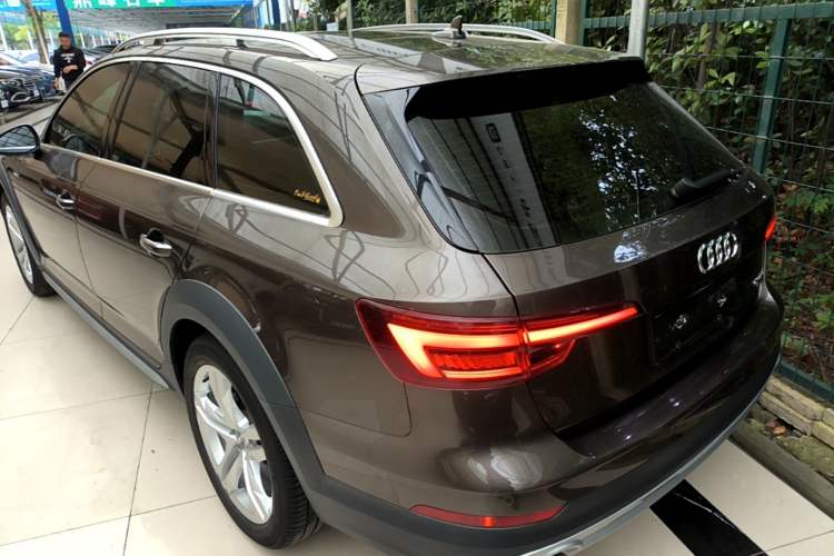 Used Audi A4 2017 45 TFSI allroad quattro Fashion Edition
