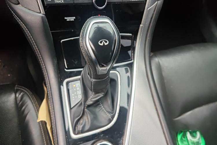 Used Infiniti Q50L 2018 2.0T Enjoyment Version China VI Standard
