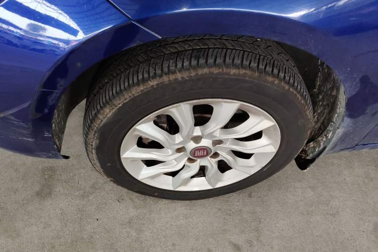 Used Fiat Ottimo 2014 1.4T Automatic Fashion Edition Left Front Wheel Hub