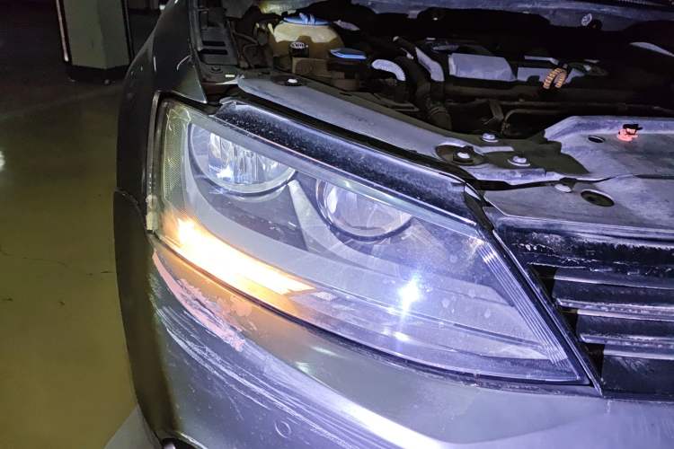 Used Volkswagen Sagitar 2012 1.4TSI Automatic Luxury Edition
