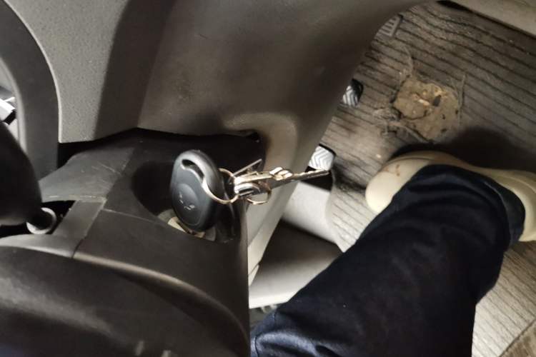 Used Wuling Hongguang 2013 1.5L Base Version
