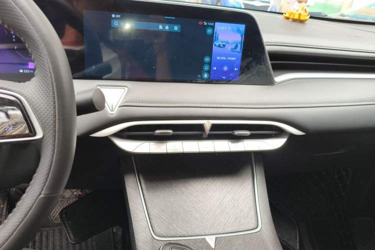 Used Venucia V 2023 260T Idol Edition Pro Audio And AC Panel