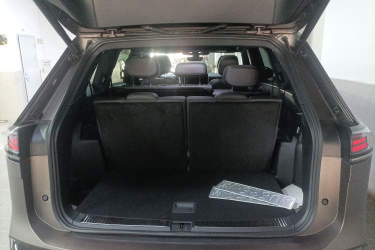 Used Volkswagen Teramont 2025 Tiguan Pro 450TSI Four-Wheel Drive Summit Edition Trunk