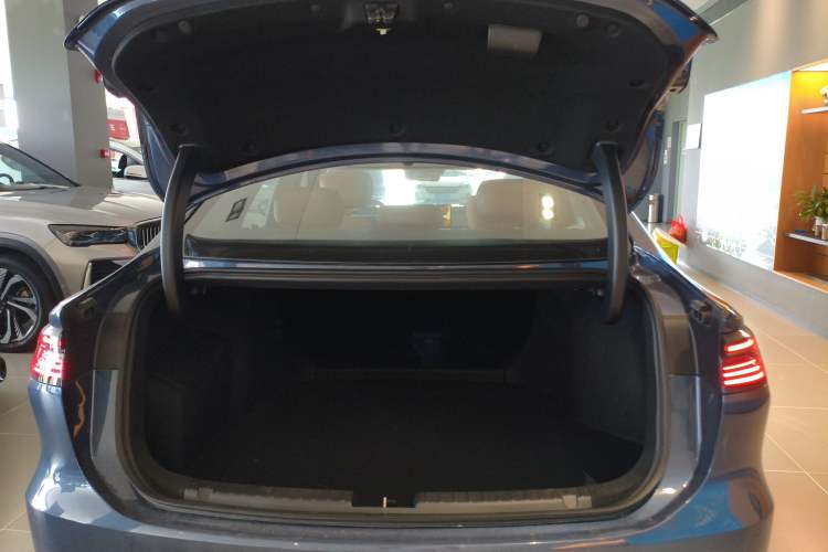 Used Geely Galaxy A7 2025 Model EM-i 150km Starship Edition Trunk