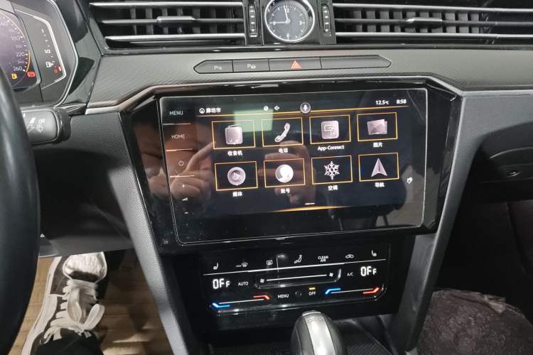 Used Volkswagen Magotan 2020 380TSI DSG Luxury Version Audio And AC Panel