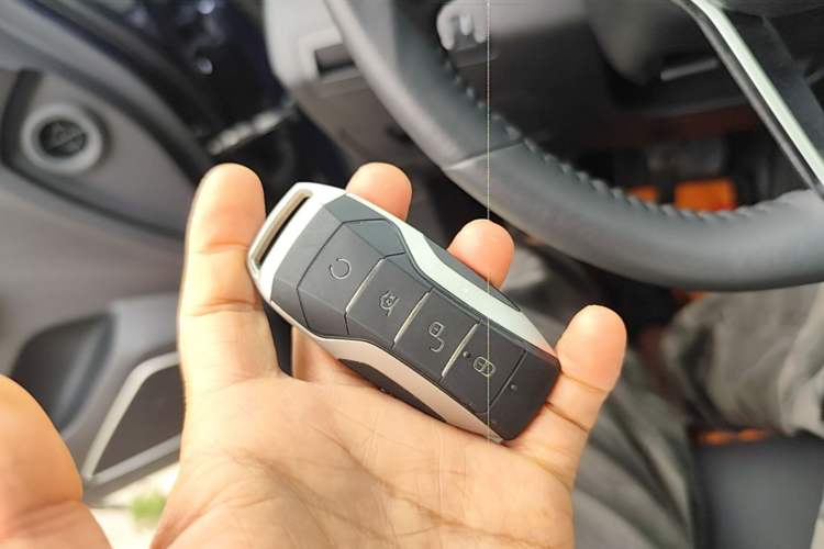 Used BYD Song MAX 2021 Upgraded Model 1.5T Automatic Luxury 6-Seater Interior 1