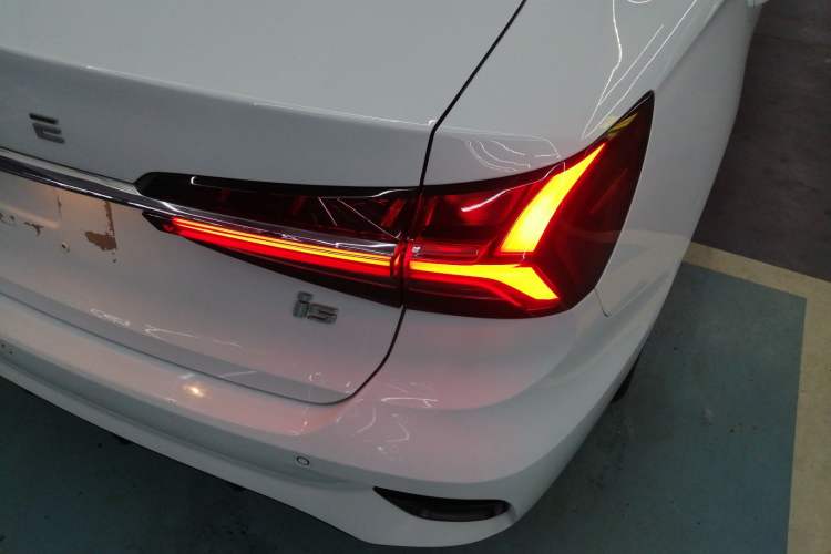 Used Roewe i5 2021 Revised Version 1.5L CVT Diamond Edition