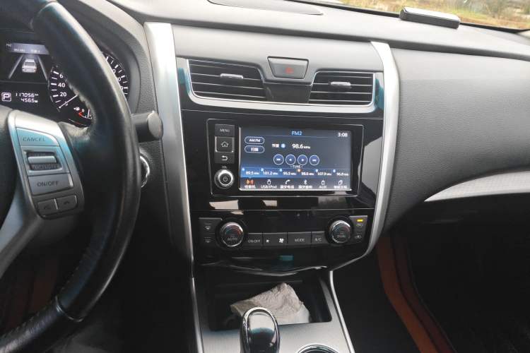 Used Nissan Teana 2016 Revised Version 2.0L XL Comfort Edition Audio And AC Panel