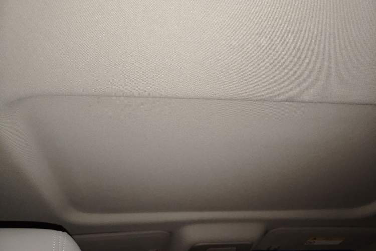 Used Buick GL8 2023 Land Executive Class Comfort Model
