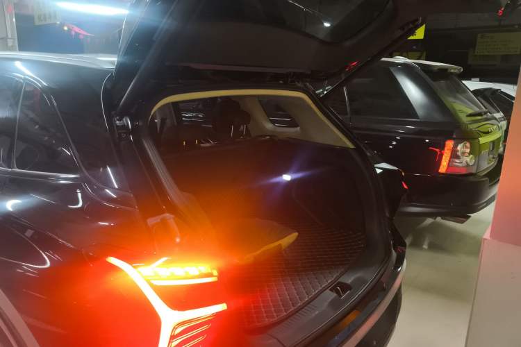 Used Hongqi HS3 2023 1.5T Two-Wheel Drive Shanwei Edition
