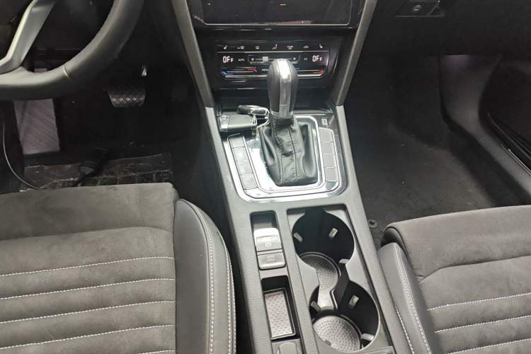 Used Volkswagen Magotan 2020 330TSI DSG Luxury Edition Gear Lever