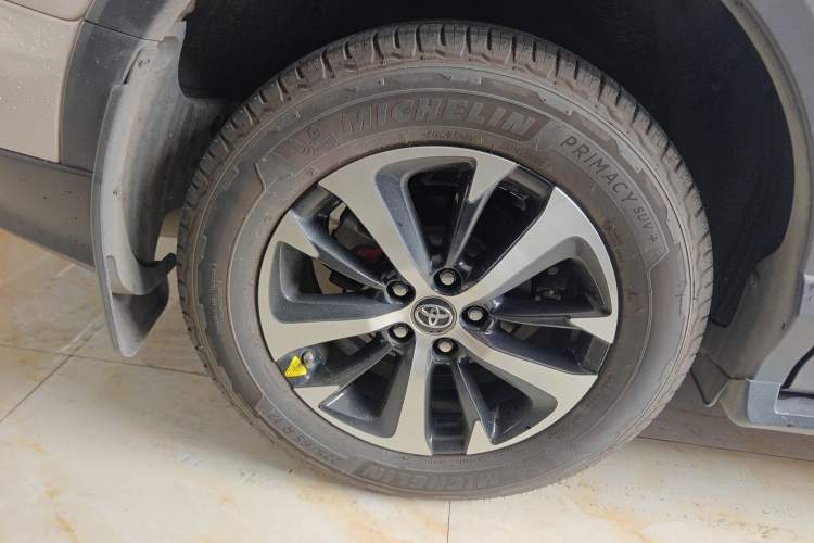 Used Toyota RAV4 2016 2.0L CVT Two-Wheel Drive Fashion Edition China V Standard