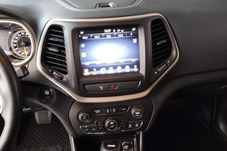 Used Jeep Cherokee 2017 2.0L Superior Edition