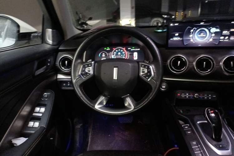 Used Wey VV6 2020 2.0T Two-Wheel Drive Smart Enjoyment+