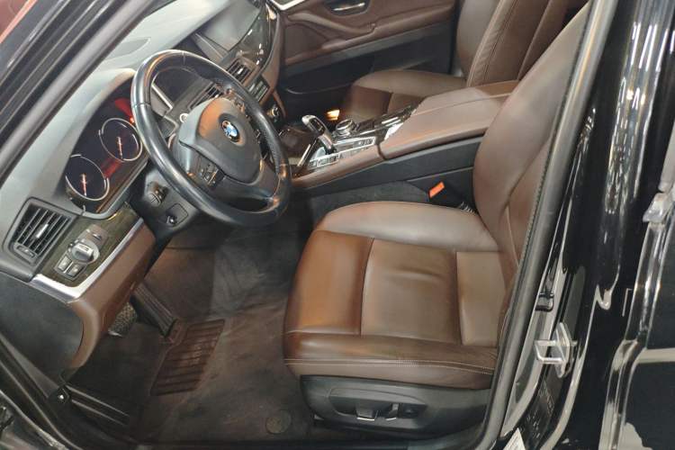 Used BMW 5 Series 2014 525Li Luxury Design Package
