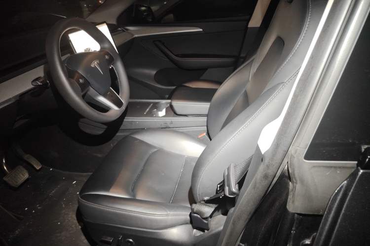 Used Tesla Model Y 2024 Rear-Wheel-Drive Version
