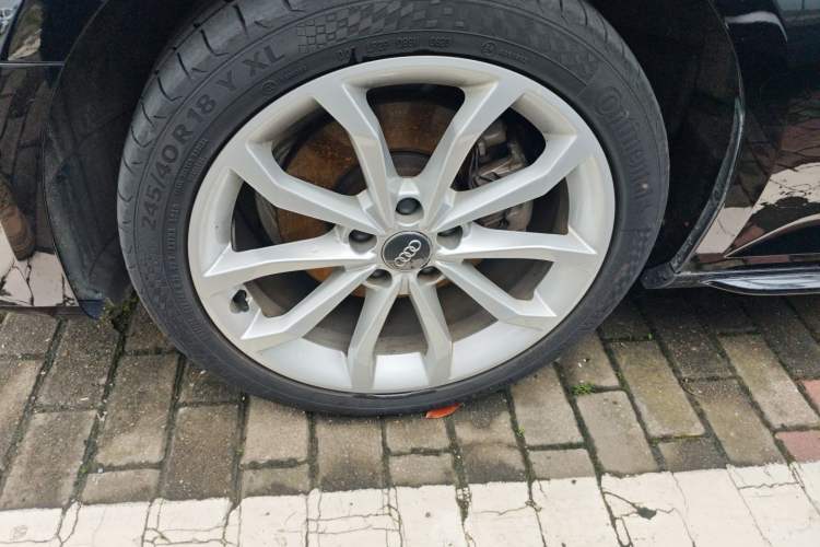 Used Audi A4L 2019 40 TFSI Fashion Edition China VI Emission Standard Left Front Wheel Hub
